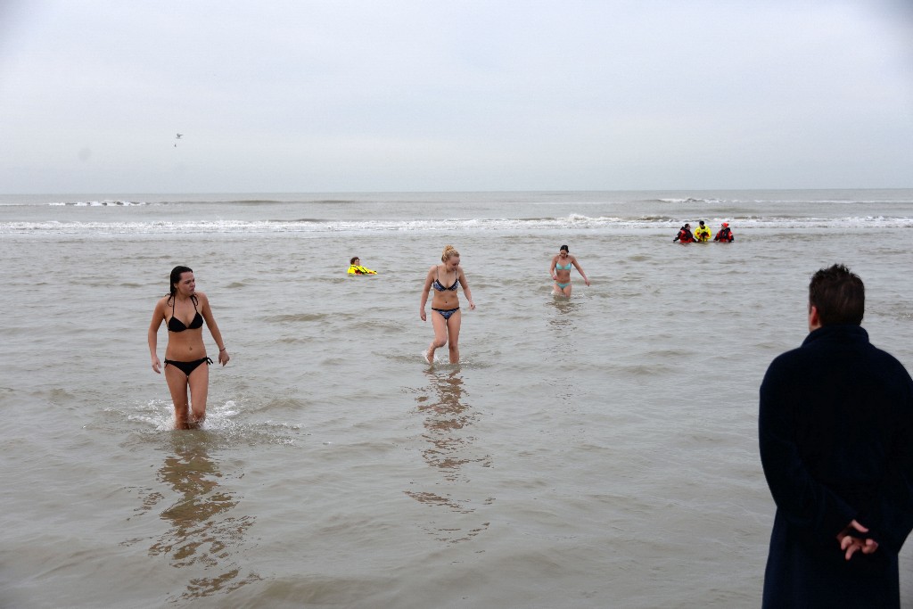 ../Images/Nieuwjaarsduik Nederzandt 2016 116.jpg